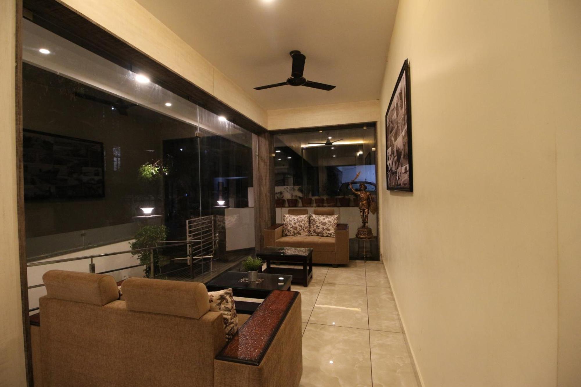 The Butterfly Luxury Serviced Apartments วิสาขปัตนัม ภายนอก รูปภาพ